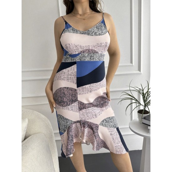 Kadın V Yaka Askılı Eteği Volanlı Yırtmaç Detay Desenli Dalgıç Büyük Beden Elbise, 8556