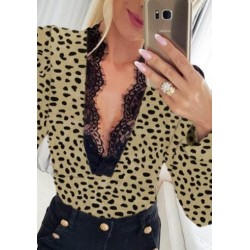 Kadın Uzun Kollu önden Derin Dantel Yaka Leopar Desenli Dalgıç Bluz, 22234 Kadın Uzun Kollu önden Derin Dantel Yaka Leopar Desenli Dalgıç Bluz, 22234