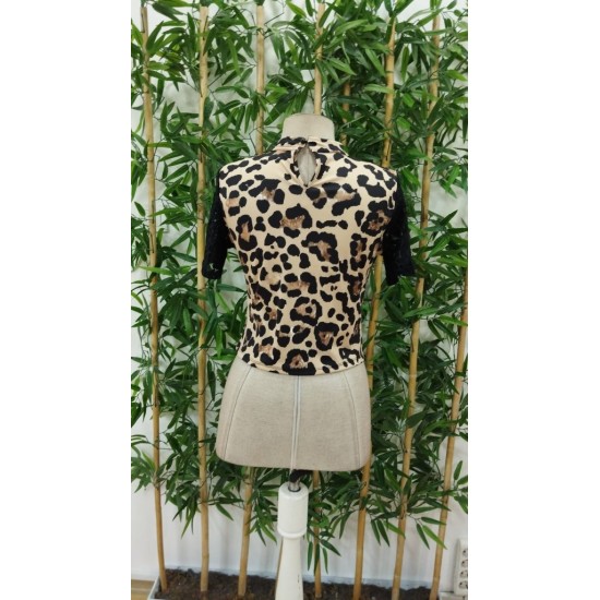 Kadın Kısa Kollu Yarı Balıkçı Dantel Yaka Göğüs Dekolteli Leopar Desenli Dalgıç Bluz , 24774 Kadın Kısa Kollu Yarı Balıkçı Dantel Yaka Göğüs Dekolteli Leopar Desenli Dalgıç Bluz , 24774