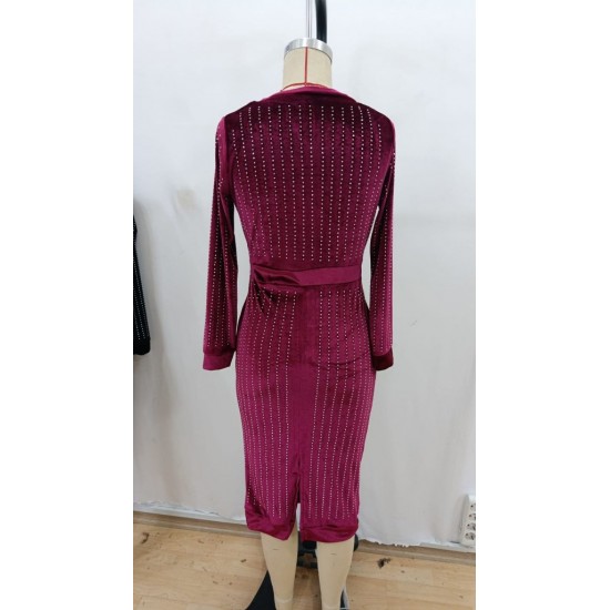 Kadın Uzun Kollu Bisiklet Yaka Taşlı Midi Kadife Elbise , 28706 Kadın Uzun Kollu Bisiklet Yaka Taşlı Midi Kadife Elbise , 28706