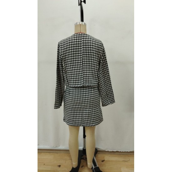 Kadın Uzun Kollu önü Açık Dokuma Ceket Ve Mini Etek Ikili Takım , 28760 Kadın Uzun Kollu önü Açık Dokuma Ceket Ve Mini Etek Ikili Takım , 28760