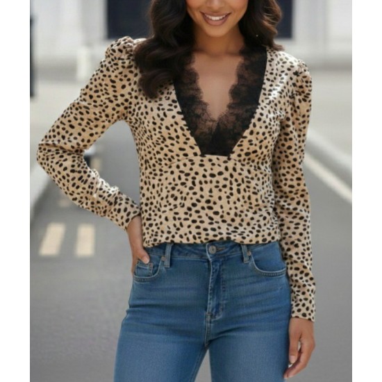 Kadın Uzun Kollu önden Derin Dantel Yaka Leopar Desenli Dalgıç Bluz, 29217 Kadın Uzun Kollu önden Derin Dantel Yaka Leopar Desenli Dalgıç Bluz, 29217
