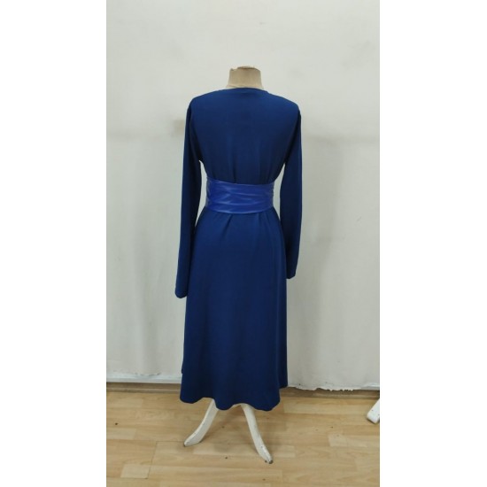 Kadın Uzun Kollu Yakalı Belden Deri Detaylı Kuşaklı Yırtmaçlı Midi Viskon Iki Iplik Elbise, 29360