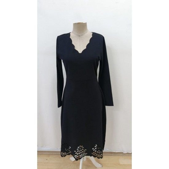 Kadın Uzun Kollu V Yakalı Lazer Kesim Detaylı Midi Ithal Krep Elbise , 29717 Kadın Uzun Kollu V Yakalı Lazer Kesim Detaylı Midi Ithal Krep Elbise , 29717