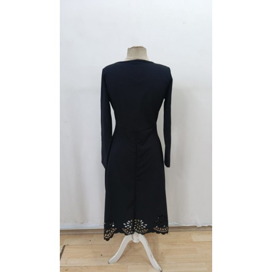 Kadın Uzun Kollu V Yakalı Lazer Kesim Detaylı Midi Ithal Krep Elbise , 29717 Kadın Uzun Kollu V Yakalı Lazer Kesim Detaylı Midi Ithal Krep Elbise , 29717