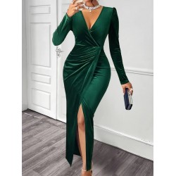 Kadın Uzun Kollu Kruvaze Yaka önünden çapraz Detaylı Uzun Kadife Elbise, 29814 Kadın Uzun Kollu Kruvaze Yaka önünden çapraz Detaylı Uzun Kadife Elbise, 29814