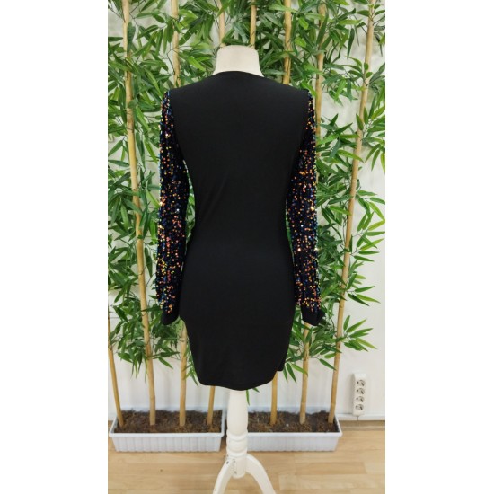 Kadın Uzun Kollu Pul Payetli Kruvaze Yaka Yandan Düğmeli Kısa Ithal Krep Elbise , 29900 Kadın Uzun Kollu Pul Payetli Kruvaze Yaka Yandan Düğmeli Kısa Ithal Krep Elbise , 29900