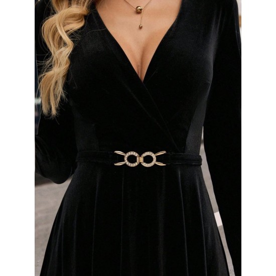 Kadın Uzun Kollu Kruvaze Yakalı Toka Detaylı Mini Kadife Elbise , 30036