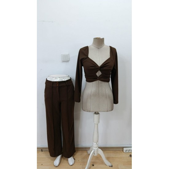 Kadın Uzun Kollu Göğüs Dekolteli Ithal Krep Bluz Ve Pantolon Ikili Takım , 30197 Kadın Uzun Kollu Göğüs Dekolteli Ithal Krep Bluz Ve Pantolon Ikili Takım , 30197