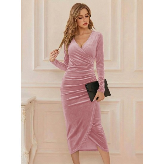 Kadın Uzun Kollu Kruvaze Yaka Belden Büzgü Detay Midi Kadife Elbise, 30564