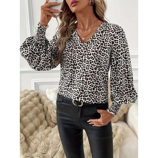 Kadın Uzun Kollu V Yaka Kollar Gipe Detaylı Leopar Desenli Süprem Bluz , 30911 Kadın Uzun Kollu V Yaka Kollar Gipe Detaylı Leopar Desenli Süprem Bluz , 30911
