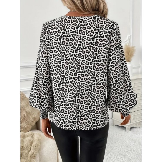 Kadın Uzun Kollu V Yaka Kollar Gipe Detaylı Leopar Desenli Süprem Bluz , 30911 Kadın Uzun Kollu V Yaka Kollar Gipe Detaylı Leopar Desenli Süprem Bluz , 30911