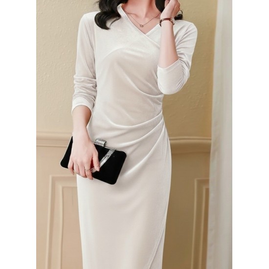 Kadın Uzun Kollu Kruvaze Yakalı Yandan Büzgülü önden çapraz Detaylı Midi Kadife Elbise , 31111