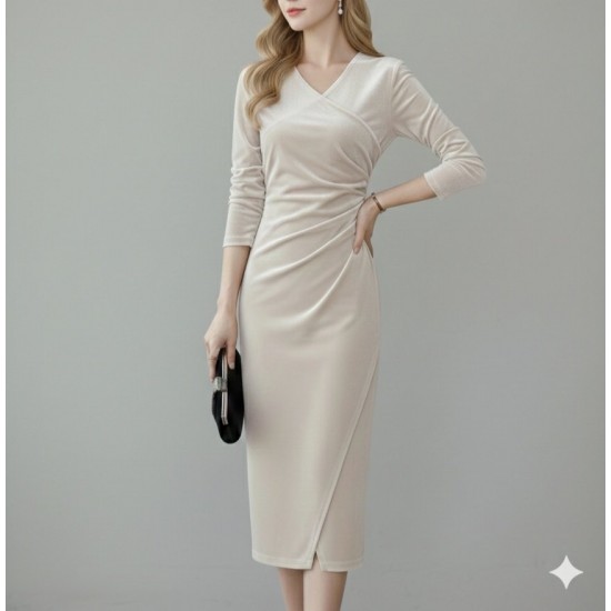 Kadın Uzun Kollu Kruvaze Yakalı Yandan Büzgülü önden çapraz Detaylı Midi Kadife Elbise , 31111