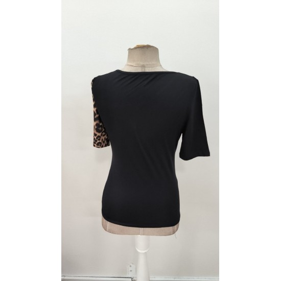Kadın Kısa Kollu Asimetrik Kesim V Detaylı Leopar Desenli Viskon Bluz, 31153 Kadın Kısa Kollu Asimetrik Kesim V Detaylı Leopar Desenli Viskon Bluz, 31153