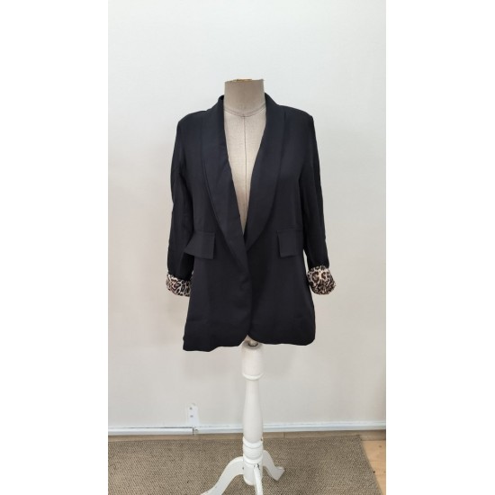 Kadın Uzun Kollu Yakalı önü Açık Leopar Desen Detaylı Astarlı Atlas Ceket, 31162