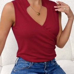 Kadın Kolsuz Hakim Yakalı Kalp Yaka Detaylı Sandy Bluz , 31372