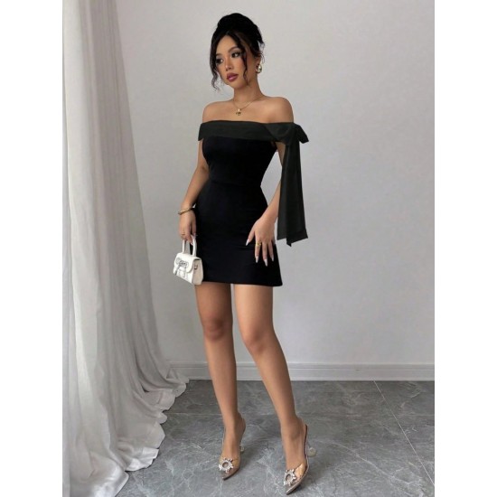 Kadın Madonna Yakalı Kurdela Detaylı Kısa Ithal Krep Elbise, 31411 Kadın Madonna Yakalı Kurdela Detaylı Kısa Ithal Krep Elbise, 31411