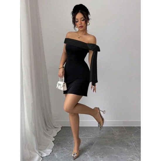 Kadın Madonna Yakalı Kurdela Detaylı Kısa Ithal Krep Elbise, 31411 Kadın Madonna Yakalı Kurdela Detaylı Kısa Ithal Krep Elbise, 31411