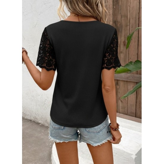 Kadın Kısa Kollu V Yakalı önden Düğmeli Dantel Detaylı Waffle Bluz , 32296 Kadın Kısa Kollu V Yakalı önden Düğmeli Dantel Detaylı Waffle Bluz , 32296