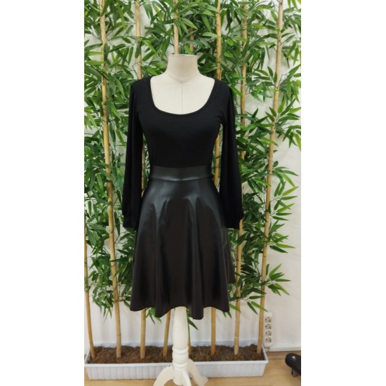 Kadın Uzun Kollu Kare Yaka üst Viskon Alt Deri Mini Elbise , 32931 Kadın Uzun Kollu Kare Yaka üst Viskon Alt Deri Mini Elbise , 32931